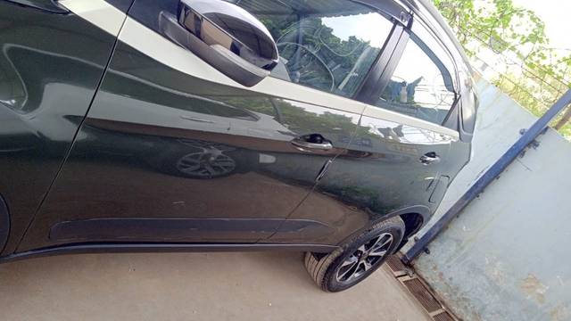 https://images10.gaadi.com/usedgaadi-sellcar/UsedCar/d527cc23a/8c0b593e-76a3-4b2e-91f0-65dccfc5c7bf.jpeg?imwidth=6401