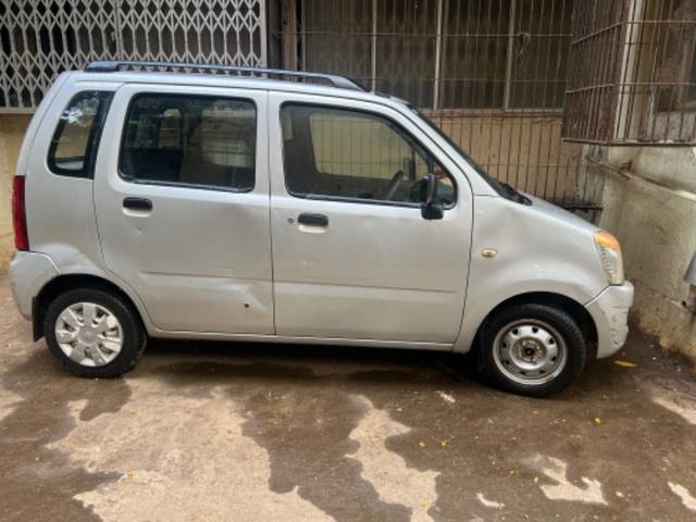 https://images10.gaadi.com/usedgaadi-sellcar/UsedCar/d528e2d1a/7cf2c804-da75-4609-96a9-f292a96f3783.jpeg?imwidth=6400