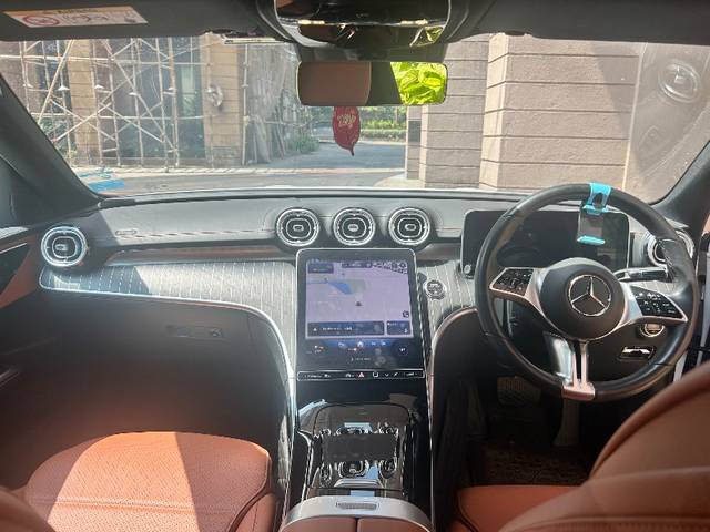 https://images10.gaadi.com/usedgaadi-sellcar/UsedCar/d529100da/c34d6fe0-f246-49eb-b2d6-be72fe5a373c.jpeg?imwidth=6402