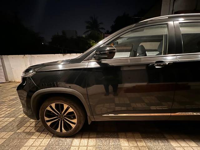 https://images10.gaadi.com/usedgaadi-sellcar/UsedCar/d5293d40a/49c9e60b-c322-4c40-8a46-de44bbe9a9c3.jpeg?imwidth=6401