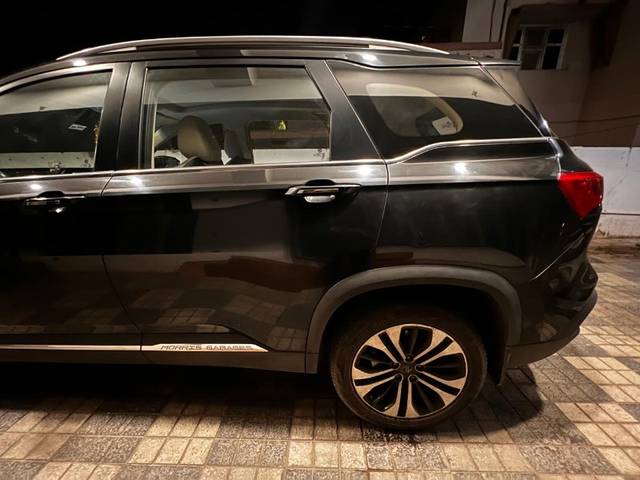 https://images10.gaadi.com/usedgaadi-sellcar/UsedCar/d5293d40a/994dccdc-f58d-4851-8437-8754ce165898.jpeg?imwidth=6402