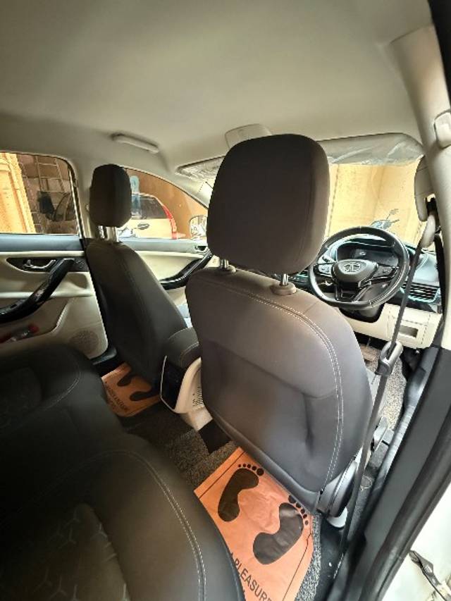 https://images10.gaadi.com/usedgaadi-sellcar/UsedCar/d5299726a/883aecb7-8252-4185-9646-771a93f5b088.jpeg?imwidth=6402