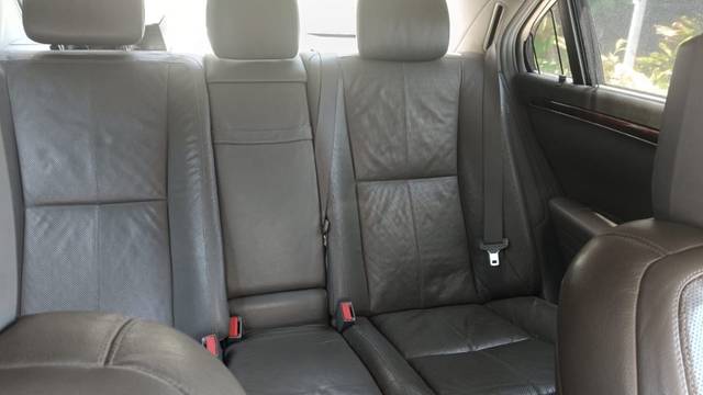 https://images10.gaadi.com/usedgaadi-sellcar/UsedCar/d52d0f18a/0dfc33aa-750d-4b3d-b531-086d3d238f8f.jpg?imwidth=6401