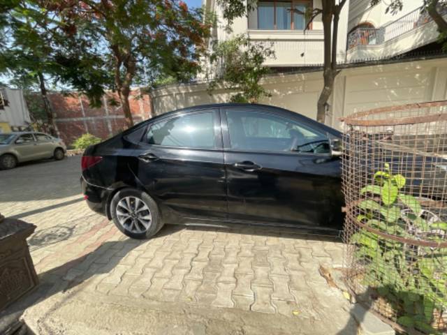 https://images10.gaadi.com/usedgaadi-sellcar/UsedCar/d52d26e9a/736a5b43-3119-427b-950e-b27d6a02e54c.jpeg?imwidth=6401