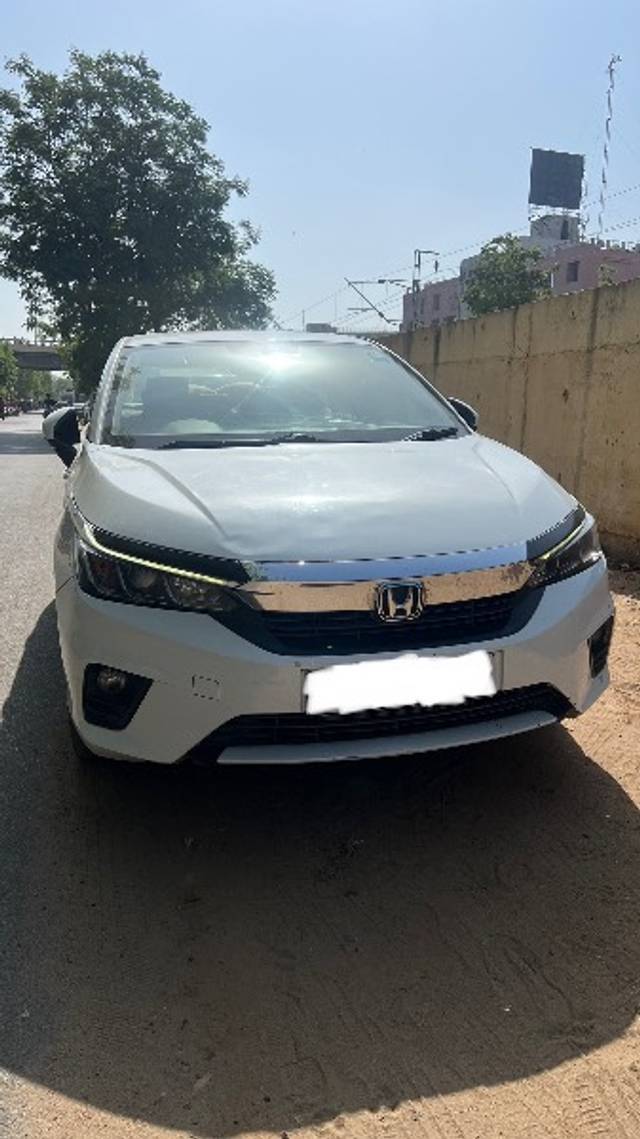 https://images10.gaadi.com/usedgaadi-sellcar/UsedCar/d52d2de8a/be766e94-259e-4f75-99b5-91b67c758253.jpeg?imwidth=6400