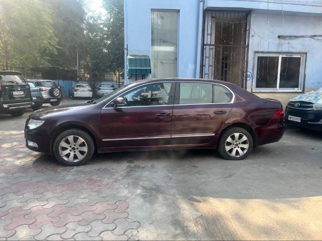 https://images10.gaadi.com/usedgaadi-sellcar/UsedCar/d52da293a/b3b4de25-7513-481e-a802-807634d8f020.jpeg?imwidth=6400
