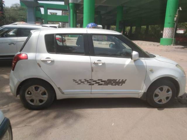 https://images10.gaadi.com/usedgaadi-sellcar/UsedCar/d52e7874a/d1af6c39-9b24-448d-b651-74a4fe17d59e.jpg?imwidth=6402