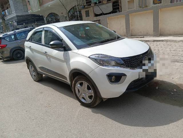 https://images10.gaadi.com/usedgaadi-sellcar/UsedCar/d52eb0dca/2f36e23c-9767-4e90-adeb-d8f81d139937.jpg?imwidth=6402
