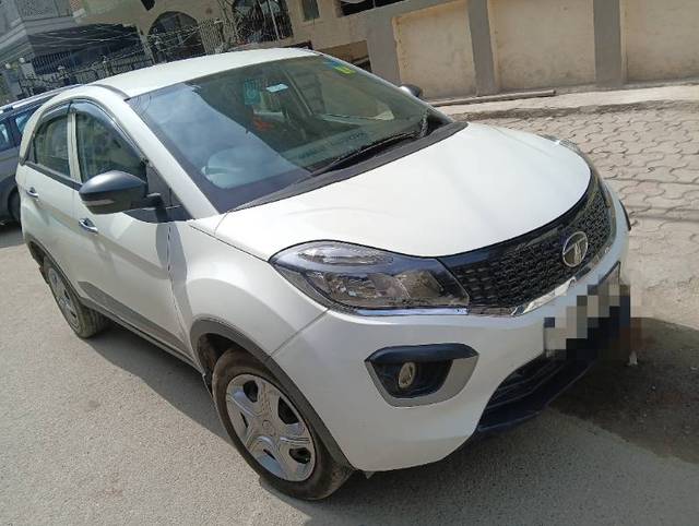 https://images10.gaadi.com/usedgaadi-sellcar/UsedCar/d52eb0dca/8fb8f7c6-6c80-445f-95f4-82ee84b5ebc5.jpg?imwidth=6400