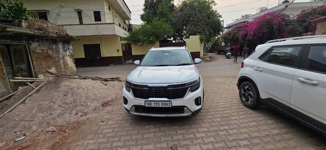 https://images10.gaadi.com/usedgaadi-sellcar/UsedCar/d52f9076a/75926633-7d30-4bd9-ba40-4b6787024d22.jpg?imwidth=6400