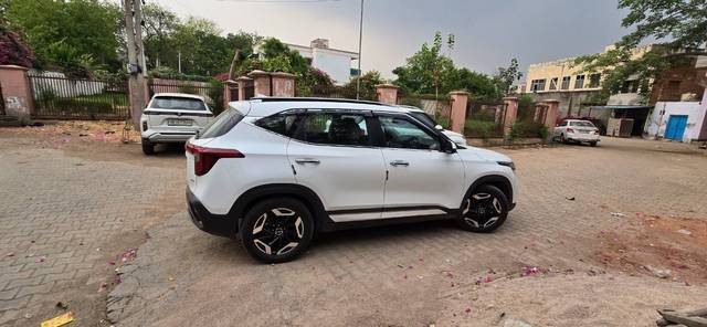 https://images10.gaadi.com/usedgaadi-sellcar/UsedCar/d52f9076a/a985cd2b-4dd3-421d-be1d-9f6b6ddf0644.jpg?imwidth=6401