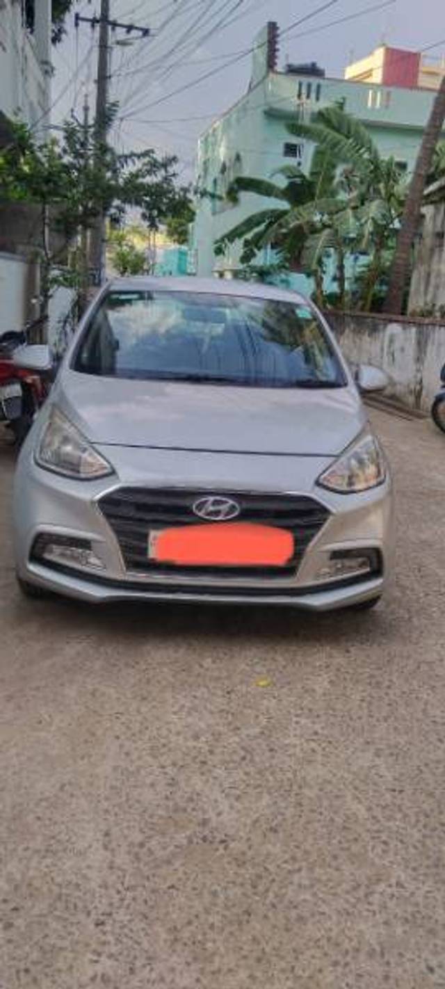 https://images10.gaadi.com/usedgaadi-sellcar/UsedCar/d5349eefa/1614c76e-c630-49cd-bfb7-86cacfe85e72.jpg?imwidth=6400