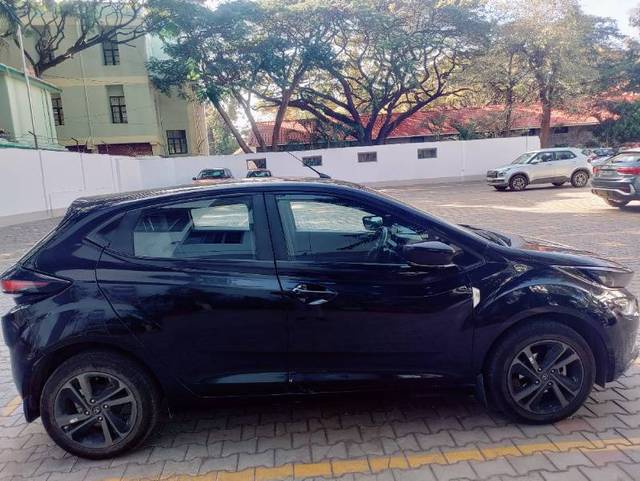 https://images10.gaadi.com/usedgaadi-sellcar/UsedCar/d534c593a/5c4d4f7d-22e0-4557-8704-99054d00bb04.jpg?imwidth=6401