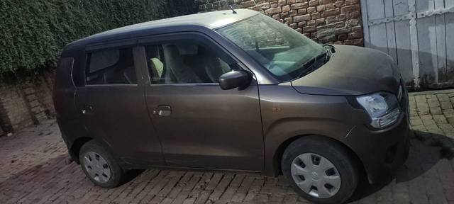 https://images10.gaadi.com/usedgaadi-sellcar/UsedCar/d5351a9da/e932a578-8120-4007-a1c5-3260db0d4a91.jpg?imwidth=6401