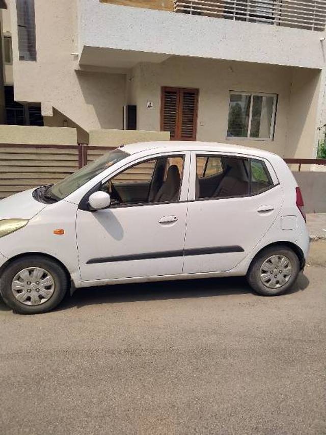 https://images10.gaadi.com/usedgaadi-sellcar/UsedCar/d538ebc4-5d51-48c3-a177-bf84d00feb90/83db4aeb-5986-4840-a6dc-f4eb16a21c5f.jpg?imwidth=6401