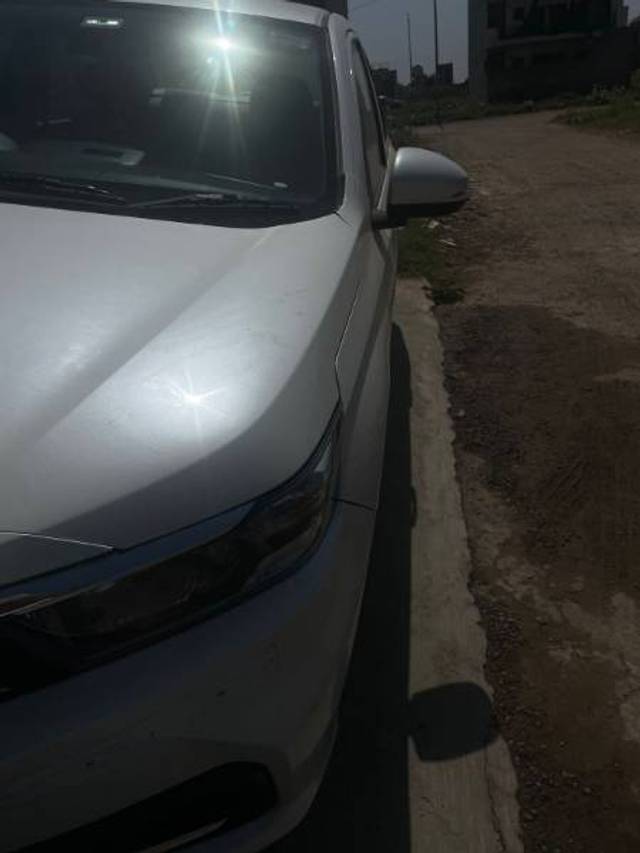 https://images10.gaadi.com/usedgaadi-sellcar/UsedCar/d53cd23aa/455815a9-a40e-4bfc-8e04-39d9c8937825.jpeg?imwidth=6400