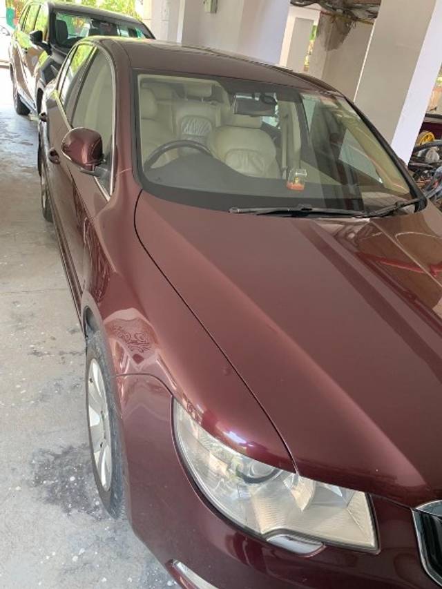 https://images10.gaadi.com/usedgaadi-sellcar/UsedCar/d5428c5aa/06c35853-7c0b-4525-86e1-47631e7c71c3.jpeg?imwidth=6402