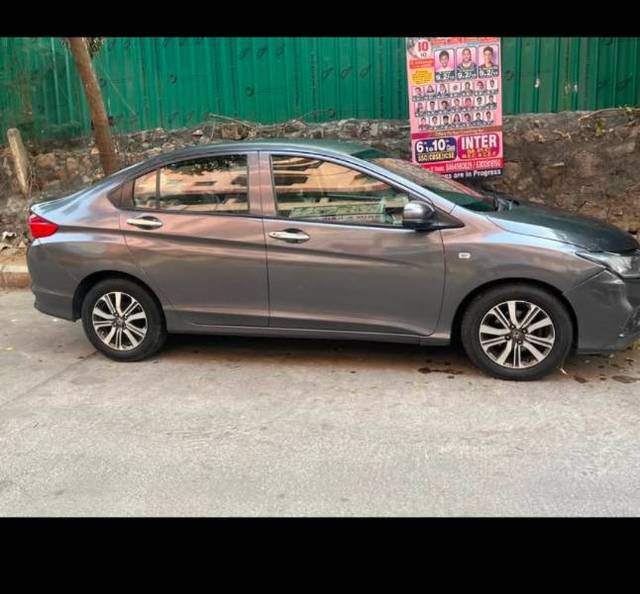 https://images10.gaadi.com/usedgaadi-sellcar/UsedCar/d543c161a/6099b9e9-2a4a-4c6c-90cf-3039dd4aa9a8.jpg?imwidth=6401