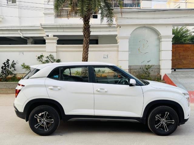 https://images10.gaadi.com/usedgaadi-sellcar/UsedCar/d5450bf2a/457245b2-6b67-4f81-a69b-ec6dc9dd2c0d.jpeg?imwidth=6401