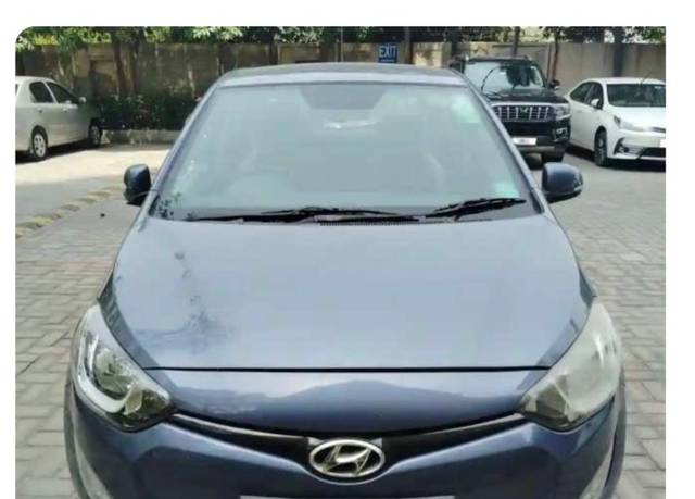 https://images10.gaadi.com/usedgaadi-sellcar/UsedCar/d54535cda/9755c2e7-46c5-4403-9266-0e958eb64ee8.jpg?imwidth=6400