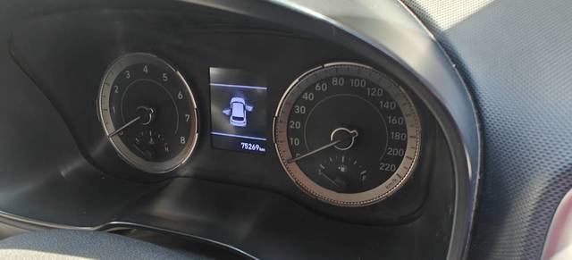 https://images10.gaadi.com/usedgaadi-sellcar/UsedCar/d5454c92a/ad317029-e19d-430c-9027-0861279b8256.jpg?imwidth=6401