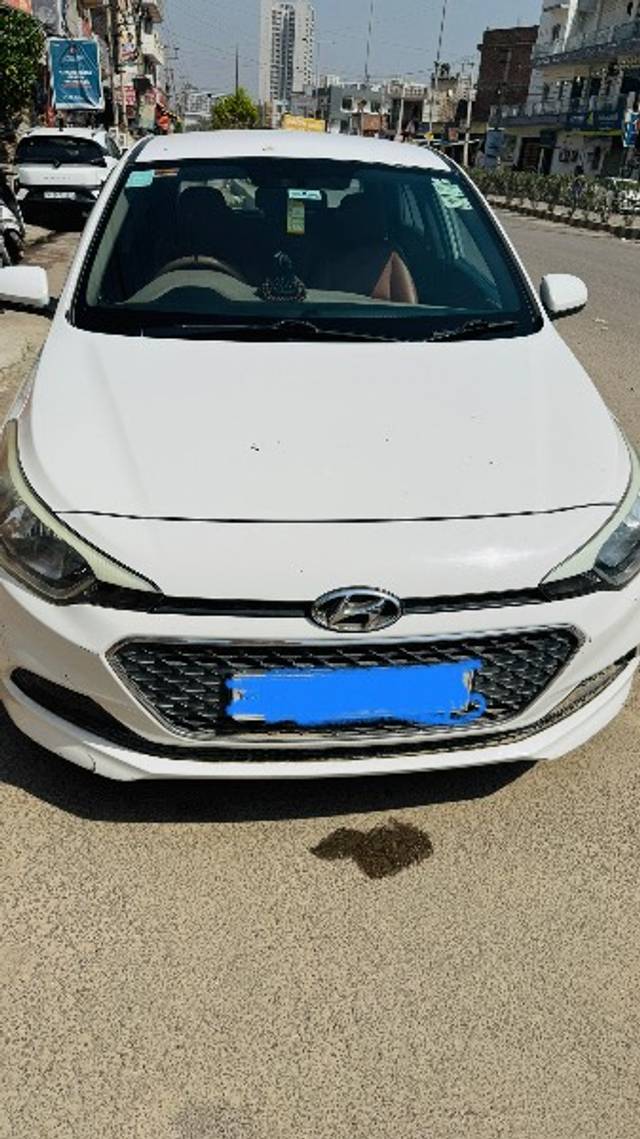 https://images10.gaadi.com/usedgaadi-sellcar/UsedCar/d545e5dca/a6909a56-b241-4a02-8e38-6190ff92f1f1.jpeg?imwidth=6400