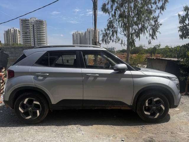 https://images10.gaadi.com/usedgaadi-sellcar/UsedCar/d547725aa/e220032d-c461-4059-8047-fc0504fd41a6.jpeg?imwidth=6401