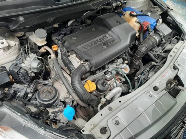 https://images10.gaadi.com/usedgaadi-sellcar/UsedCar/d5477702a/2546f2d6-e9bb-4d0c-8420-0c31a1f7aefa.jpeg?imwidth=6402