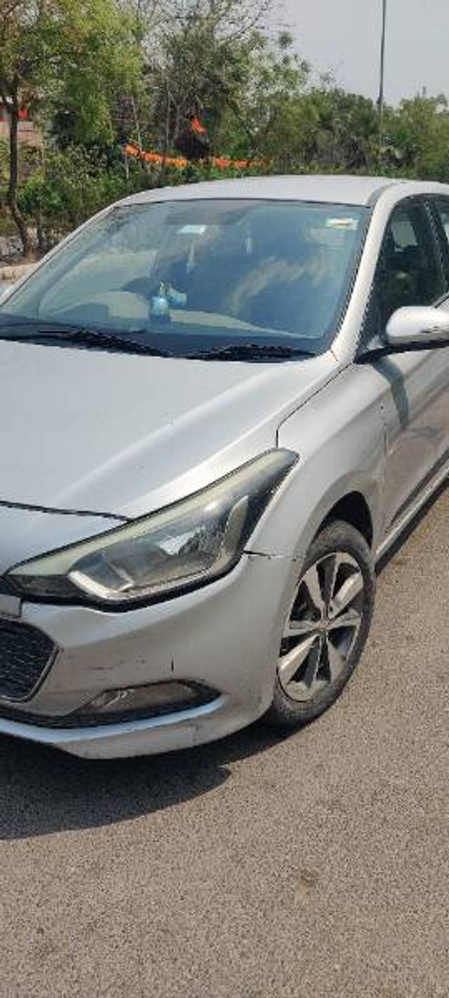 https://images10.gaadi.com/usedgaadi-sellcar/UsedCar/d547891ea/1dc761c4-9908-4fe1-b405-db09b43ab3c1.jpg?imwidth=6402