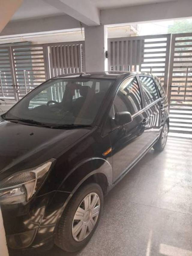 https://images10.gaadi.com/usedgaadi-sellcar/UsedCar/d547f920a/f5ef08c0-1fa7-4a6b-9076-dc0cddfb0483.jpg?imwidth=6400