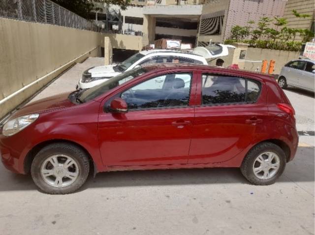 https://images10.gaadi.com/usedgaadi-sellcar/UsedCar/d548bff8a/9d342796-ed6a-4060-bdb5-149448873e9d.jpeg?imwidth=6401
