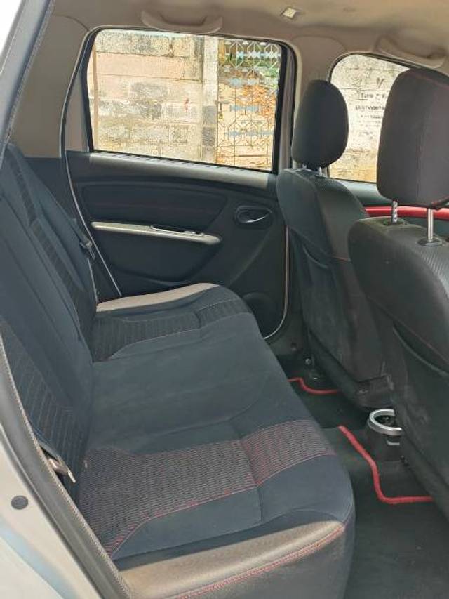 https://images10.gaadi.com/usedgaadi-sellcar/UsedCar/d54a6125a/fe8c58fe-f7c5-4702-a142-96001f0586cb.JPG?imwidth=6401