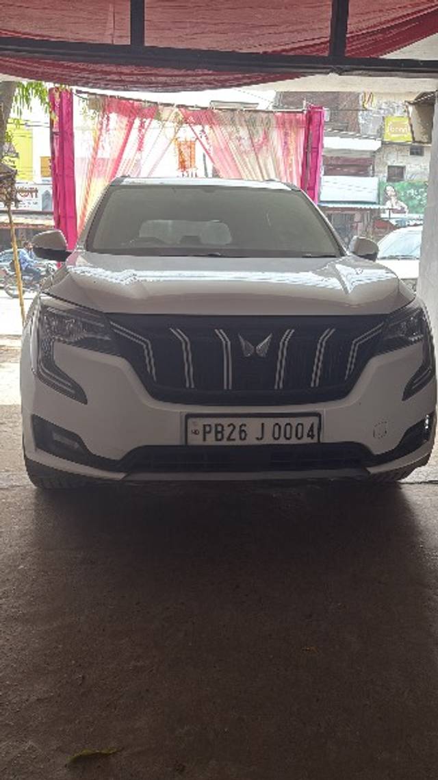 https://images10.gaadi.com/usedgaadi-sellcar/UsedCar/d54a7765a/331ba703-db0b-44a4-9e5d-976919a32a9c.jpeg?imwidth=6400