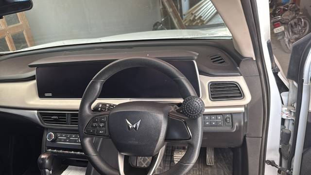 https://images10.gaadi.com/usedgaadi-sellcar/UsedCar/d54a7765a/eda2e5b1-11bd-41f5-9f00-e5c125222c82.jpeg?imwidth=6402
