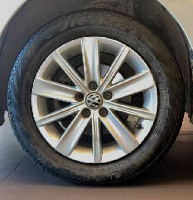 https://images10.gaadi.com/usedgaadi-sellcar/UsedCar/d54b02d3a/0d06cf18-07b8-4efe-bcb5-fdef4fdc83e7.jpg?imwidth=6402