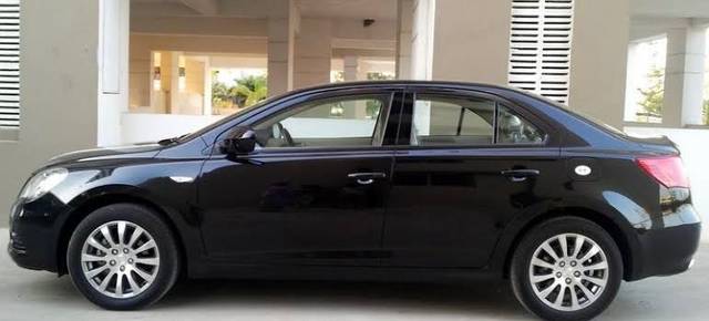 https://images10.gaadi.com/usedgaadi-sellcar/UsedCar/d54b5eeea/1357f25b-402d-4c50-9962-40bf183e5872.jpeg?imwidth=6402