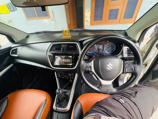 https://images10.gaadi.com/usedgaadi-sellcar/UsedCar/d54c467ba/bbb6801d-a0fd-41ea-8b2b-12ca8528ecfd.jpeg?imwidth=6400