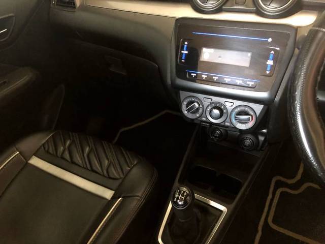 https://images10.gaadi.com/usedgaadi-sellcar/UsedCar/d54ce759a/4064fd74-8b95-4dcb-8984-cfc3de2edfd4.jpg?imwidth=6401