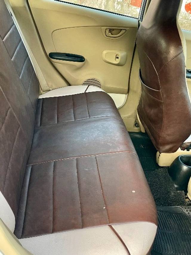 https://images10.gaadi.com/usedgaadi-sellcar/UsedCar/d54d6e89a/f3e479be-40e8-45f1-a441-cee4c63d70fc.jpeg?imwidth=6402