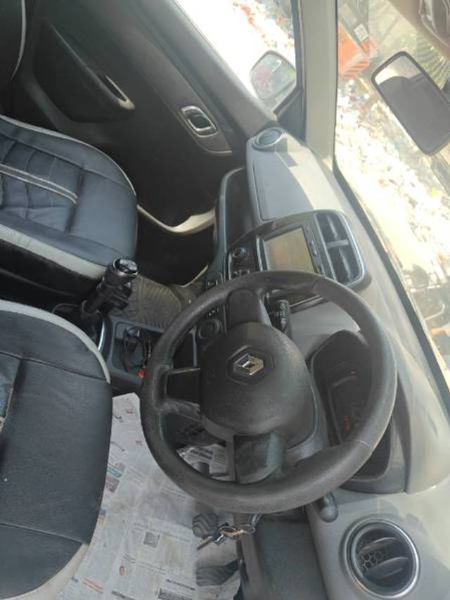 https://images10.gaadi.com/usedgaadi-sellcar/UsedCar/d54db7bca/9bf855c3-8f24-4001-9403-5422c4d529d4.jpg?imwidth=6402