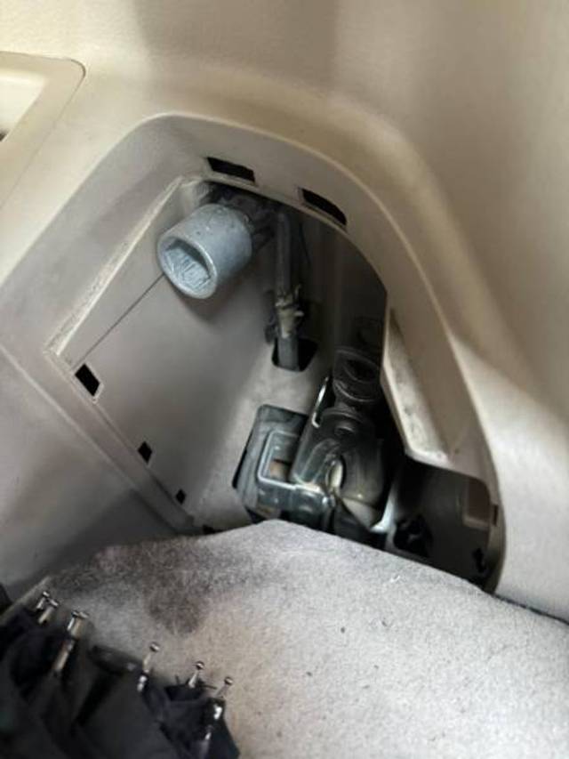 https://images10.gaadi.com/usedgaadi-sellcar/UsedCar/d54dd7a9a/175a261e-7b9c-4be5-b4fd-1e5b19ae0ebe.jpg?imwidth=6401