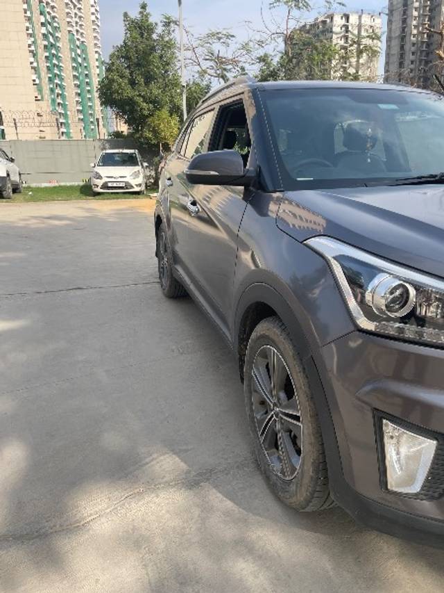 https://images10.gaadi.com/usedgaadi-sellcar/UsedCar/d54fc115a/6c019900-aaf9-4b5c-b5a0-c339749b9a36.jpeg?imwidth=6400