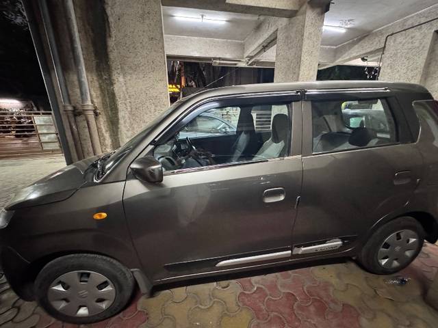 https://images10.gaadi.com/usedgaadi-sellcar/UsedCar/d550e384a/1571c21a-92d6-4983-ab90-7c5a1a251839.jpeg?imwidth=6402