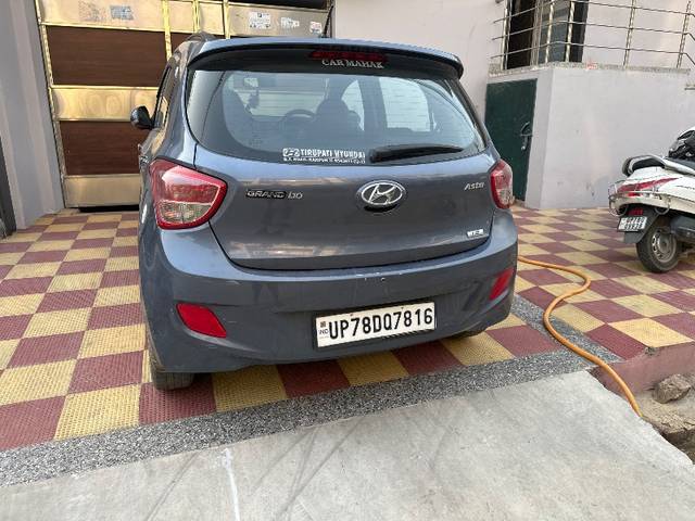 https://images10.gaadi.com/usedgaadi-sellcar/UsedCar/d55467fba/833687ad-67c4-4fb1-a3f7-3363431b26fc.jpg?imwidth=6402
