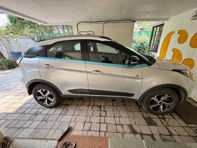 https://images10.gaadi.com/usedgaadi-sellcar/UsedCar/d5573af8a/7341544b-77da-4c58-9788-cbab46259c0c.jpeg?imwidth=6402