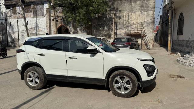https://images10.gaadi.com/usedgaadi-sellcar/UsedCar/d5581a6ea/40853060-eb9c-40cd-818d-e1e3c8d2e5f8.jpg?imwidth=6401