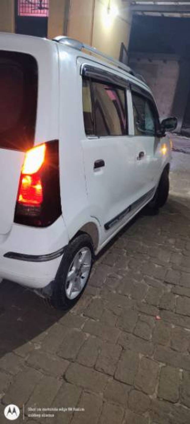 https://images10.gaadi.com/usedgaadi-sellcar/UsedCar/d558a702a/766180f5-b129-4dc8-8836-2b6782621ddf.jpg?imwidth=6402
