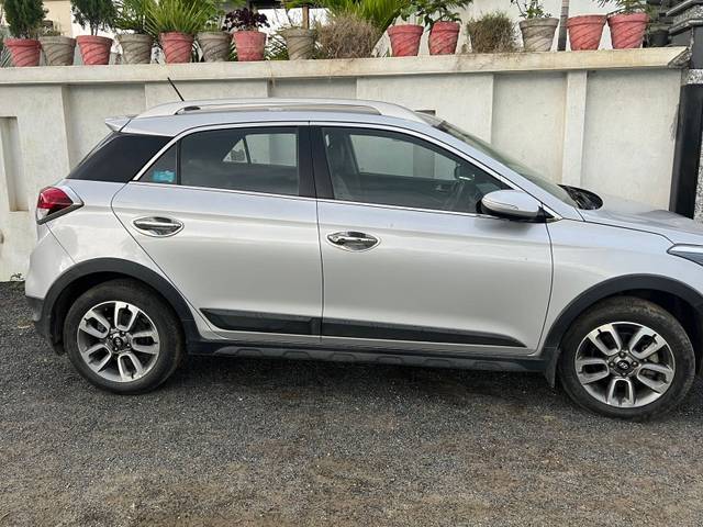 https://images10.gaadi.com/usedgaadi-sellcar/UsedCar/d558d478-ffd1-46c9-807d-b69ad6daa445/752c275a-ecaa-4103-b498-e8a7191066f0.jpeg?imwidth=6401