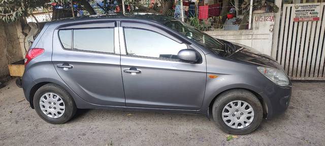 https://images10.gaadi.com/usedgaadi-sellcar/UsedCar/d55bc30aa/f3eb0569-9470-4ef1-b015-3e8b1f7c9896.jpg?imwidth=6402