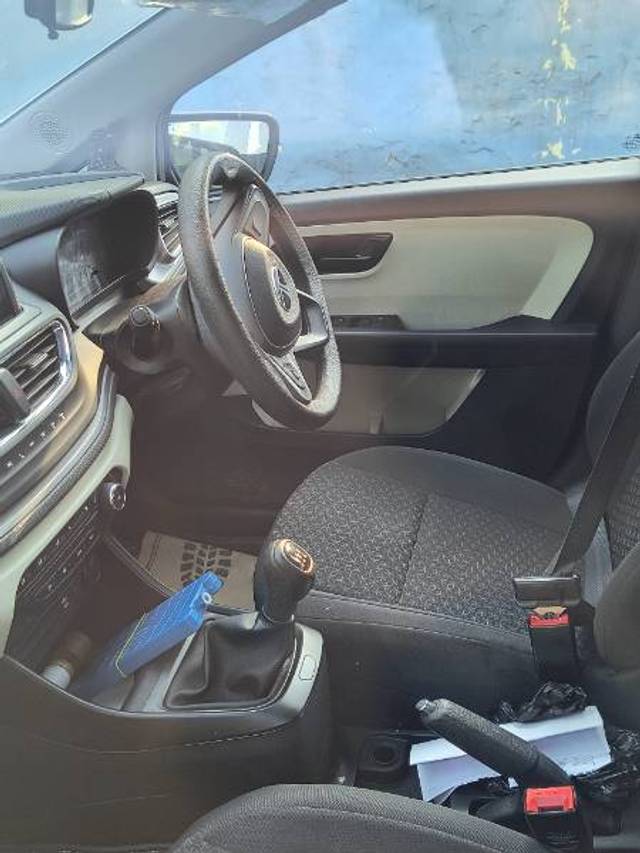 https://images10.gaadi.com/usedgaadi-sellcar/UsedCar/d55bea47a/3169e70a-b0c0-48ab-91ac-55dae814f52a.jpg?imwidth=6402